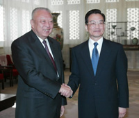 Top leader meet HK and Macao chief executives