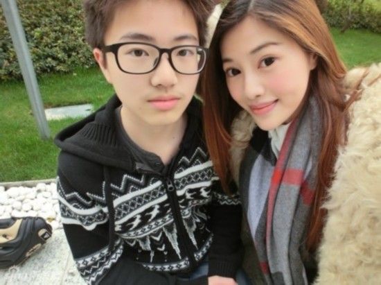 41歲辣媽身材賽少女 與兒子合照似姐弟驚呆網友