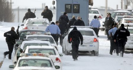 1 killed, 4 injured in St. Louis factory shooting