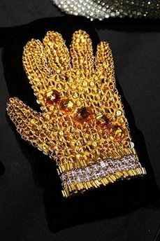 Michael Jackson's auction called off following settlement